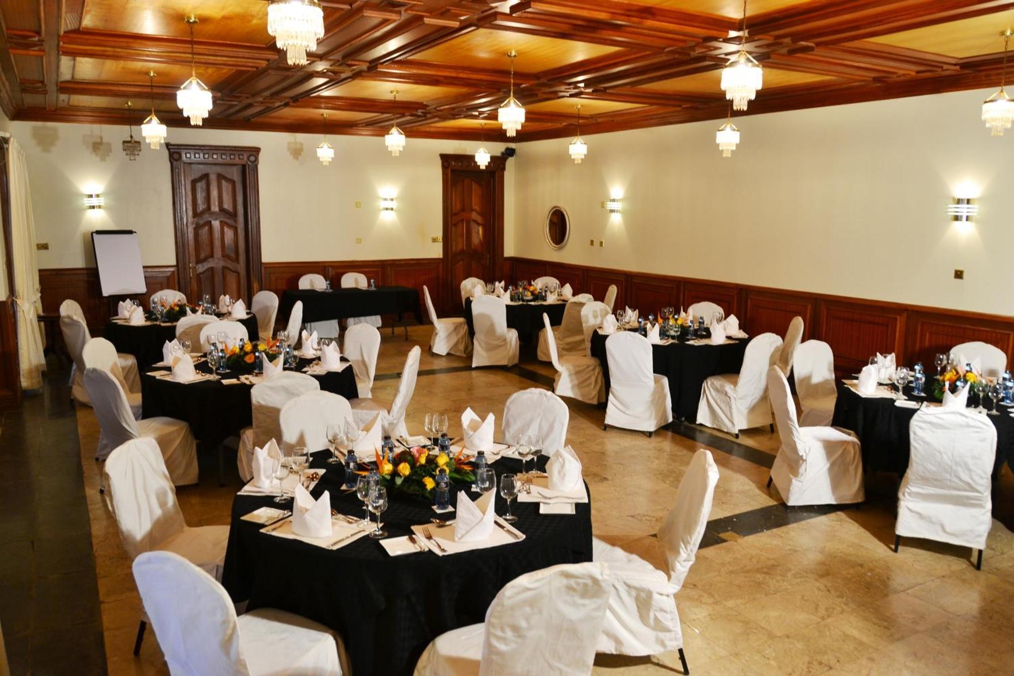 Muthu Sovereign Suites & Spa, Limuru Road, Nairobi Екстер'єр фото